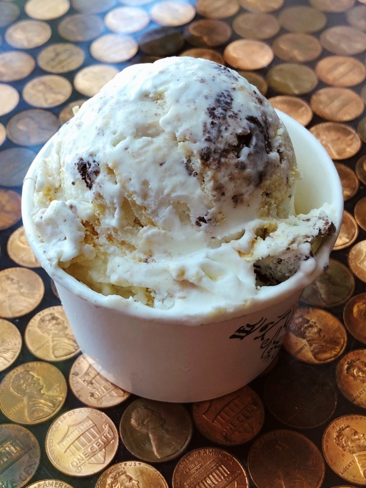 The penultimate munchies combination. Ritz crackers, Oreo cookies, and peanut butter cups make for the best salty-sweet combo in our Sweet Cream Ice Cream.