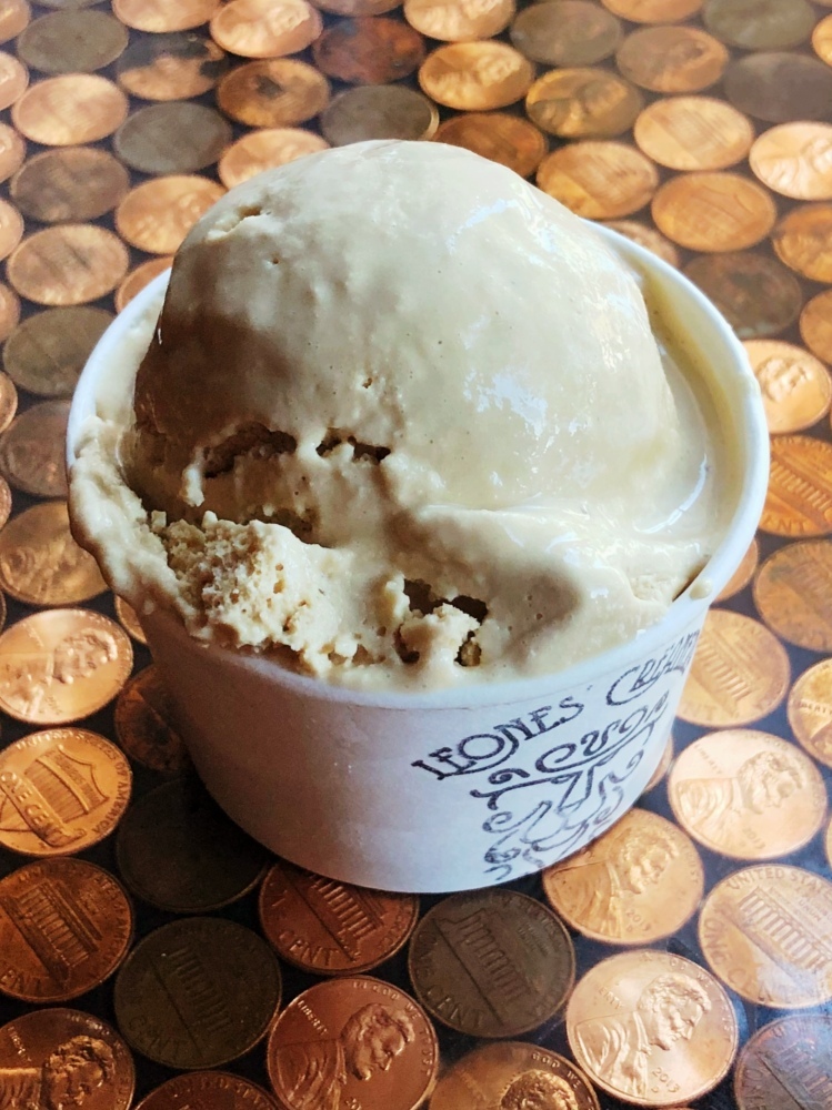 Vegan, gluten-free, and so delicious. Made with Oak Roaster's espresso beans, this tastes like the best coconut latte you've ever had.