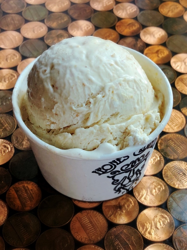 Reminiscent of a warm oatmeal cookie...in ice cream form. The addictive combo of graham crumbs, oats, and cinnamon gives this flavor the best taste AND texture.