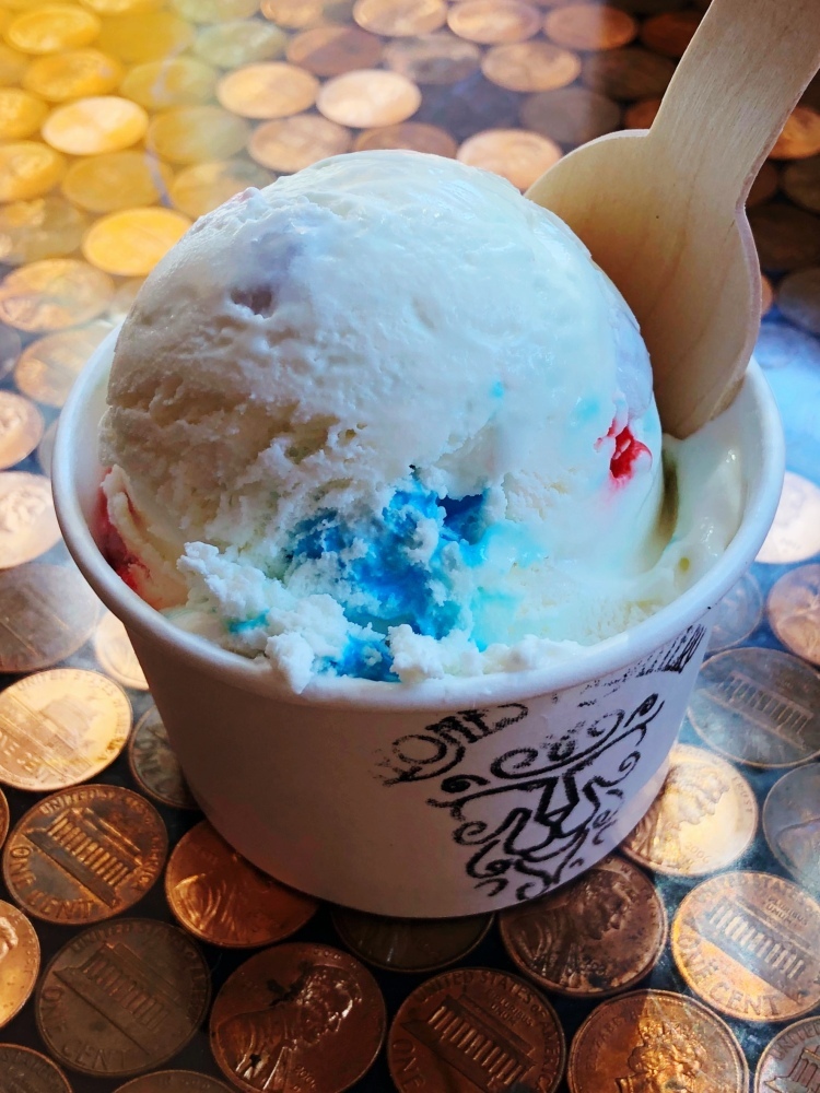 Made with our signature salted caramel sauce and mini M&Ms-- absolutely addicting.