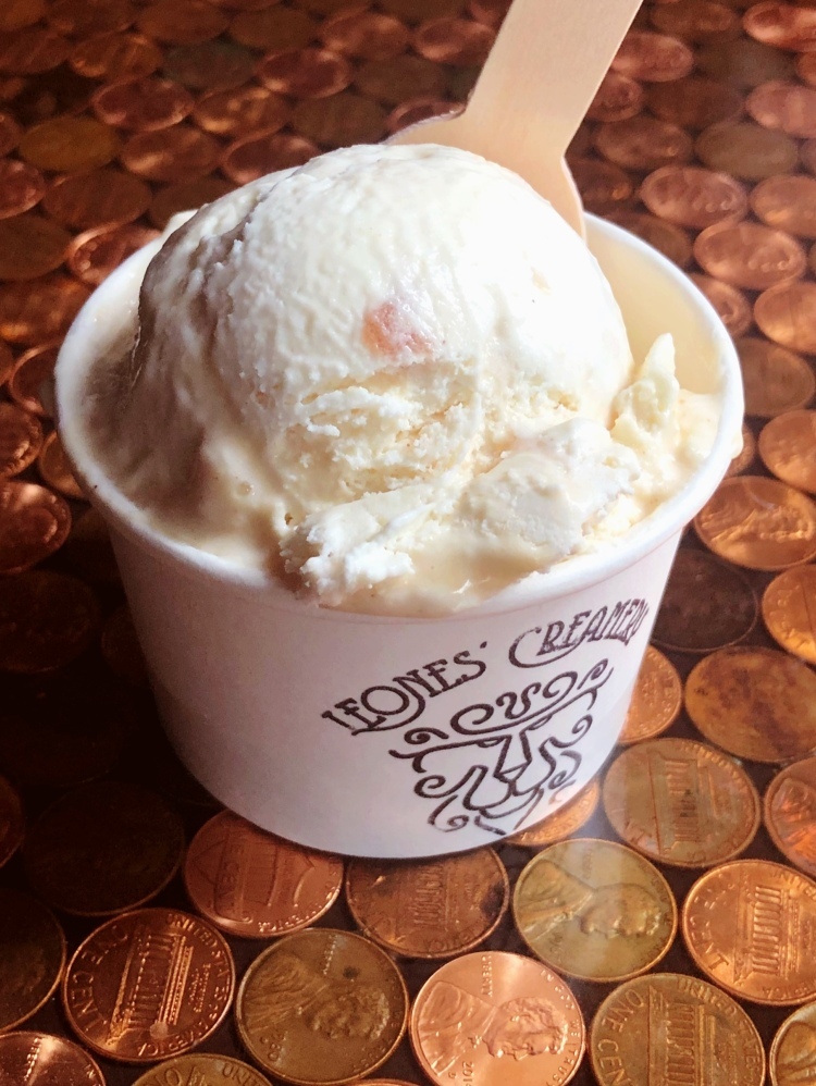Chock-full of spiced apple bites and a thick ribbon of our house-made honey caramel, this seasonal favorite should not be skipped!