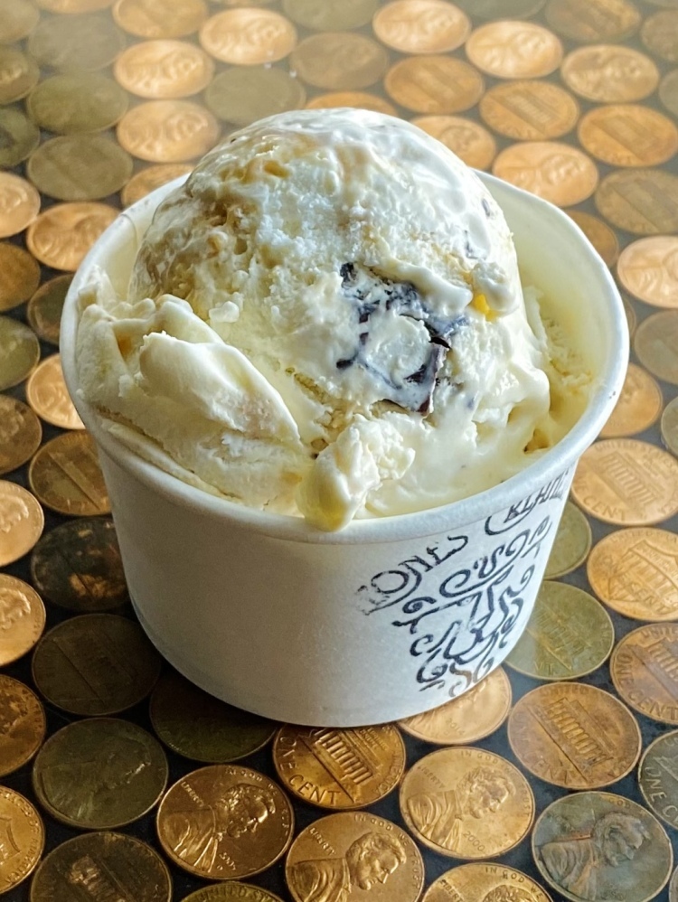 Made in honor of our favorite local mascot (hi Sting!). Sweet cream ice cream gets a heavy swirl of our honey-caramel sauce, and riddled with honeycomb-shaped chocolate pieces!