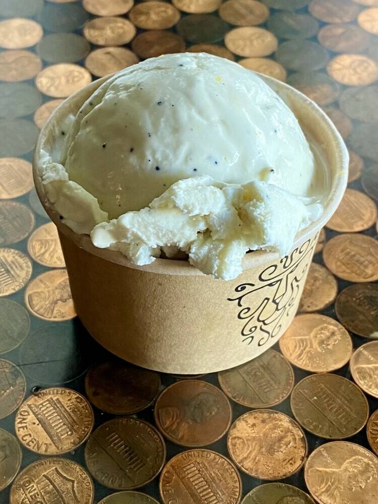 Made with coconut milk, vegan, and gluten-free! With fresh orange juice and zest, and notes of almond and vanilla, this flavor is as refreshing as it is delicious.