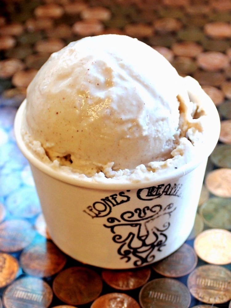 One of our OG vegan flavors! Coconut ice cream full of warm brown sugar and cinnamon notes. Surprisingly addictive!